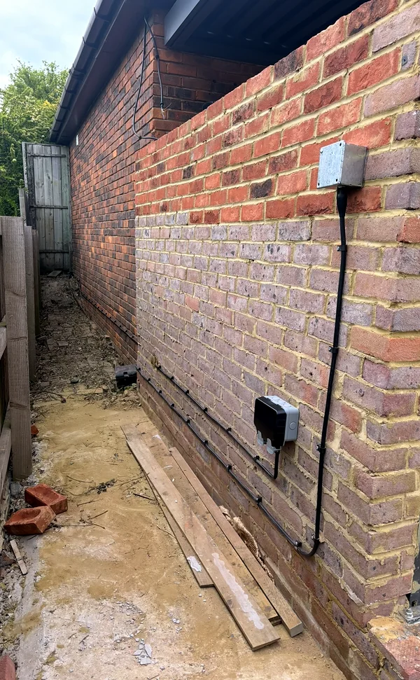 Outdoor socket